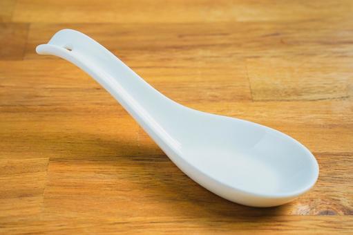 レンゲ 食器 レンゲ,スプーン,白の写真素材