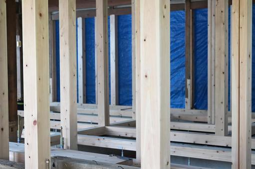 耐震リフォームで追加された補強用の柱 耐震リフォームで追加された補強用の柱 住宅,リフォーム,耐震の写真素材