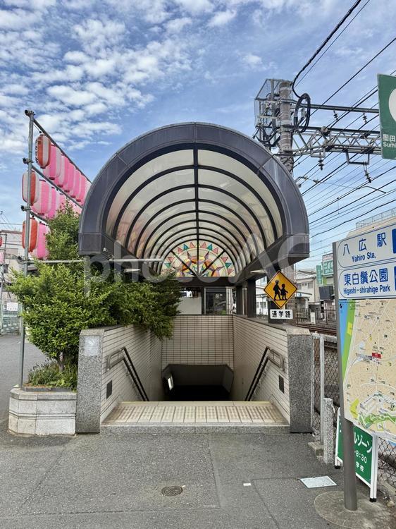 鐘ヶ淵駅  地下通路 地下通路,東武スカイツリーライン,電車の写真素材