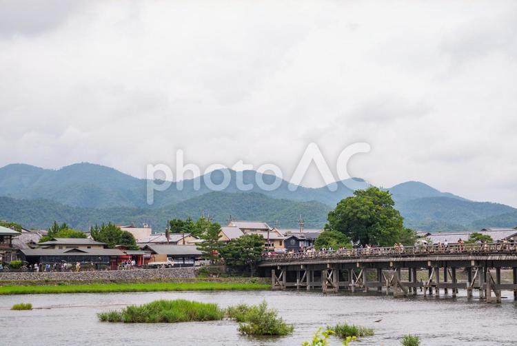 京都嵐山の桂川にかかる橋（渡月橋） 渡月橋,嵐山,京都の写真素材