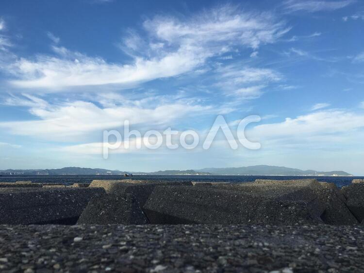テトラポッドと雲 空,自然,旅の写真素材