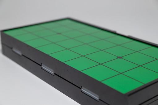 緑のオセロ盤 緑のオセロ盤 ボードゲーム,盤面,緑色の写真素材