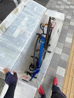 航空会社による自転車運搬サービス 航空会社による自転車運搬サービス 飛行機,輪行,バイクケースの写真素材