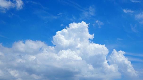 夏の空・もくもくの入道雲 夏の空・もくもくの入道雲の写真