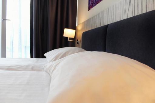 寝室の枕とベッド 2 ベッド,ベット,枕の写真素材