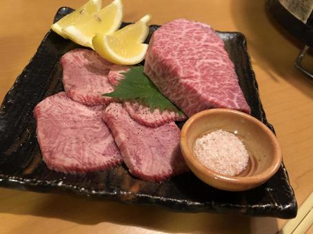焼肉 焼肉 焼肉,カルビ,生肉の写真素材