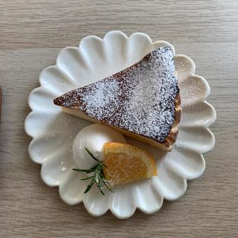 バスクチーズケーキ（真上から撮影） バスクチーズケーキ,ケーキ,スイーツの写真素材