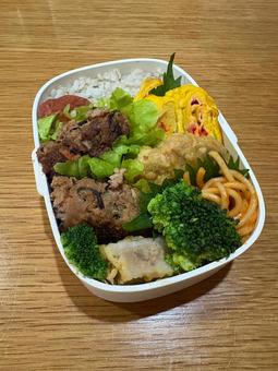 ひじき入りハンバーグのお弁当 ハンバーグ,お弁当,手作りの写真素材