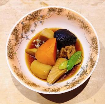割烹料理店の炊き合わせ 割烹料理店の炊き合わせ 割烹,料理,たきあわせの写真素材