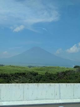 新東名から見える富士山 新東名から見える富士山 富士山,風景,自然の写真素材