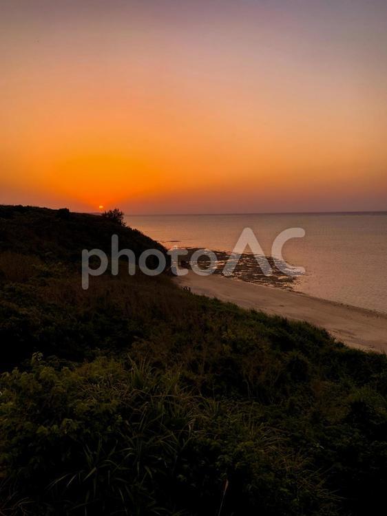 沖縄の海　今帰仁村　夕焼け 海,夕焼け,夕陽の写真素材