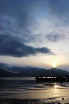冬の中禅寺湖 中禅寺湖,冬,日光の写真素材