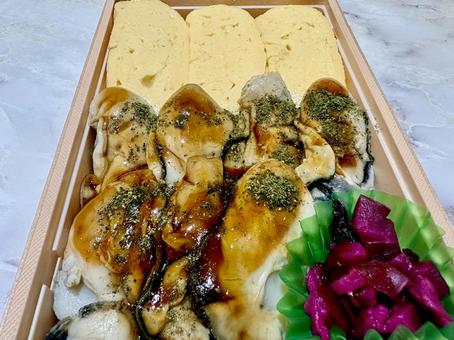 かきめしと出汁巻きたまごのお弁当 かきめしと出汁巻きたまごのお弁当 牡蠣めし,牡蠣,牡蠣弁当の写真素材