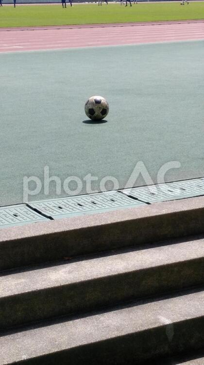 サッカーボールと階段 サッカーボール,選手,階段の写真素材