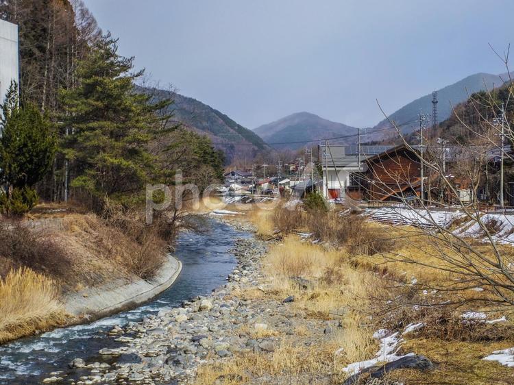 【長野県】塩尻市・木曽平沢の街並み 木曽平沢,奈良井川,重要伝統的建造物群保存地区の写真素材