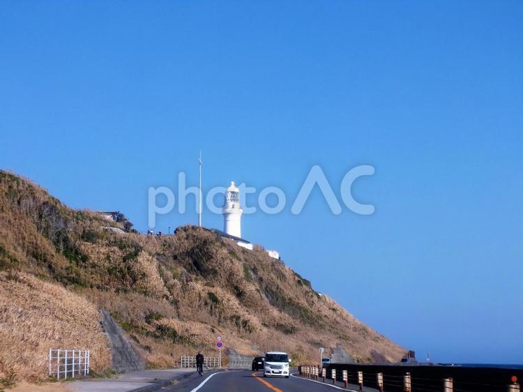 真っ白い御前崎灯台と真っ青な空 灯台,御前崎灯台,車の写真素材