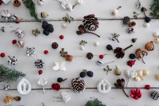 クリスマス木の実のホワイト背景の写真