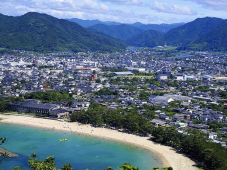 指月山から見下ろした市街地 指月山から見下ろした市街地 市街地,指月山,夏の写真素材