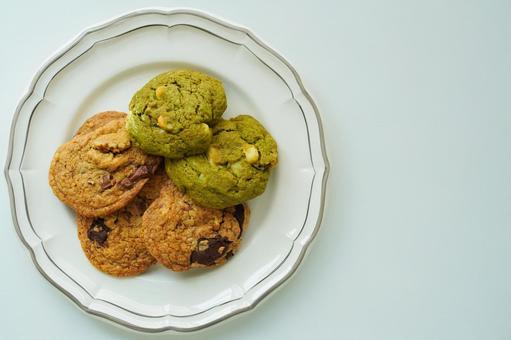 抹茶とホワイトチョコのチャンククッキー　 クッキー,抹茶クッキー,焼き菓子の写真素材