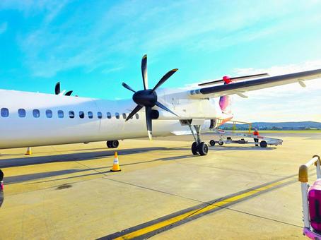 プロペラ機 プロペラ,飛行機,旅客機の写真素材