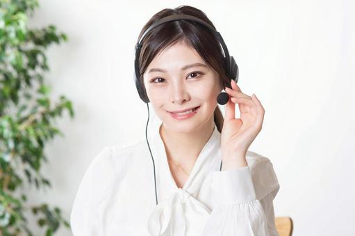 Call center woman wearing a headset 02, कॉल सेंटर, महिला, ऑपरेटर, JPG