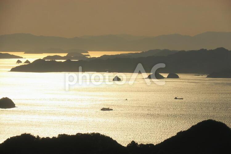 瀬戸の夕暮れ 日暮れ,水域,暁の写真素材