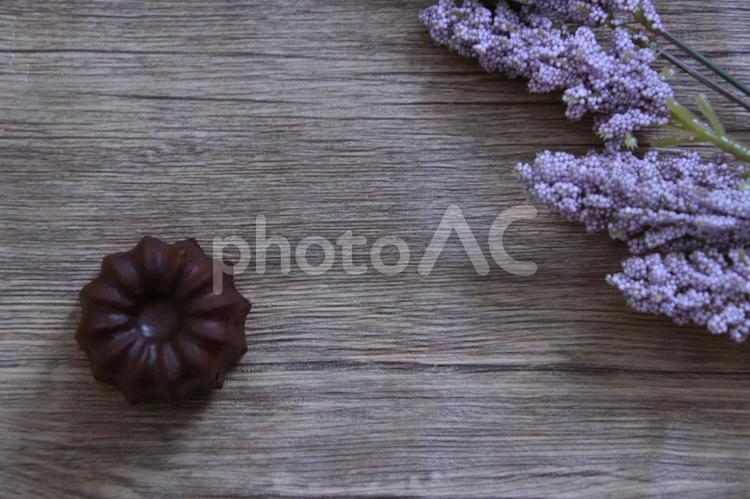 カヌレ　暗め　真上から　2 カヌレ,焼き菓子,デザートの写真素材