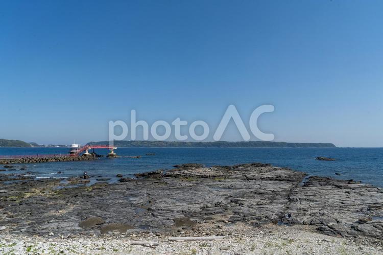 和歌山　串本海中公園海中展望塔と潮岬 潮岬,串本海中公園,海中展望塔の写真素材