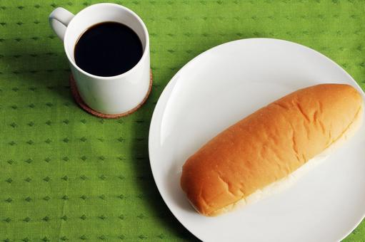 コーヒーとパンの朝食 コーヒーとパンの朝食 コーヒー,パン,朝食の写真素材