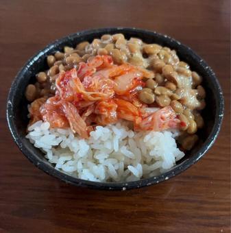 あきたこまちご飯にキムチ納豆の茶碗飯 茶碗飯,あきたこまち,ご飯の写真素材