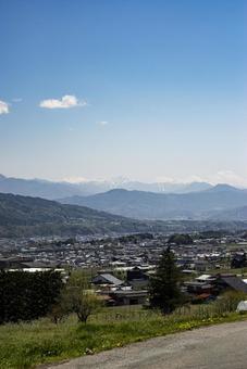 高台から見た春の長野県上伊那郡箕輪町 高台から見た春の長野県上伊那郡箕輪町 箕輪町,上伊那,長野の写真素材
