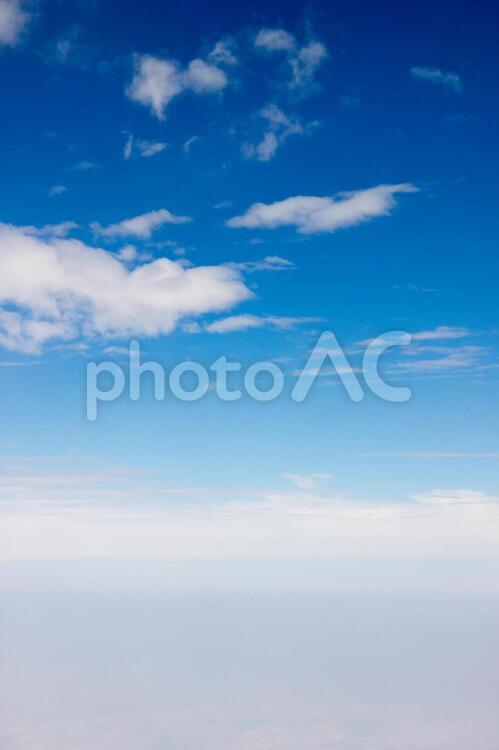 【 沖縄 ☆ 青い空 】 初夏,鮮やか,清々しいの写真素材