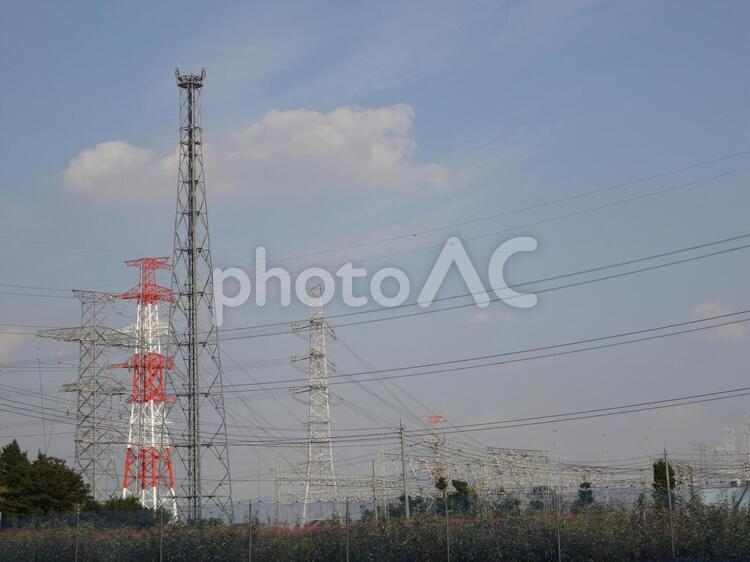 鉄塔がある風景 鉄塔,送電線,電線の写真素材