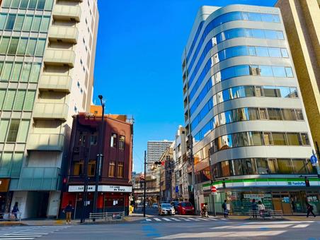 神田の街角とストリートと青空 青空,空,ブルースカイの写真素材