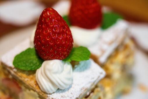 フレッシュ苺の贅沢デザート いちご,ストロベリー,デザートの写真素材