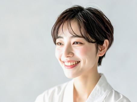 30代の笑顔の女性　AI生成画像の写真