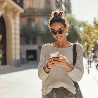 忙しい日常とスマホ 忙しい日常とスマホの写真