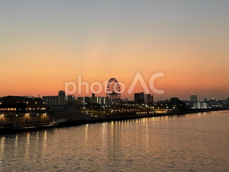 夕暮れのあらかわ遊園 夕暮れ,夕方,川の写真素材