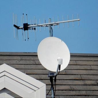 【風景写真】テレビ受信アンテナ 【風景写真】テレビ受信アンテナ アンテナ,テレビ,受信の写真素材