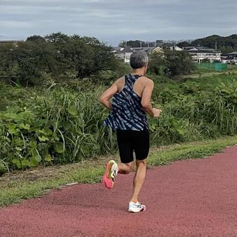 ランニングをしている男性 ランニングをしている男性 男性,男,走るの写真素材