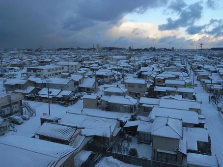 雪積もる町並の写真