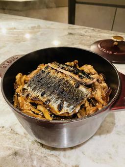 秋刀魚ときのこの炊き込みご飯 秋刀魚ときのこ,炊き込みご飯,さんまの写真素材