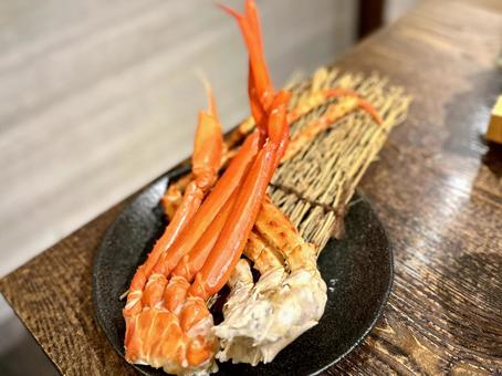 タラバガニとズワイガニの浜茹で量り売り タラバガニとズワイガニの浜茹で量り売り ズワイガニ,タラバガニ,居酒屋の写真素材