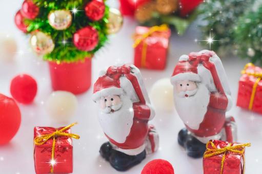 クリスマプレゼントとサンタクロース クリスマプレゼントとサンタクロース クリスマス,サンタクロース,メリークリスマスの写真素材