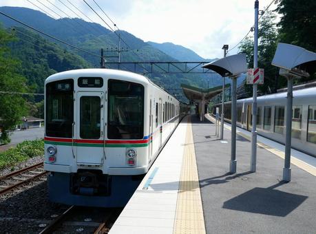 西武秩父線４０００系 鉄道,電車,列車の写真素材