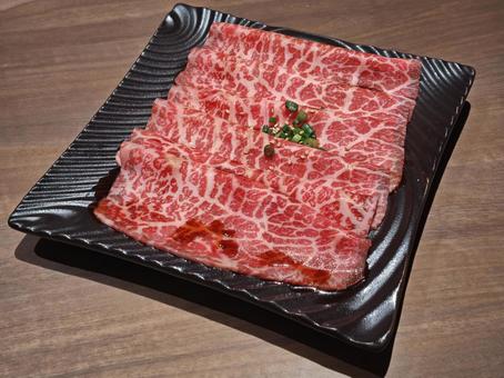 高級焼肉店の霜降り赤肉(国産牛) 高級焼肉店の霜降り赤肉(国産牛) 牛肉,焼肉,和牛の写真素材