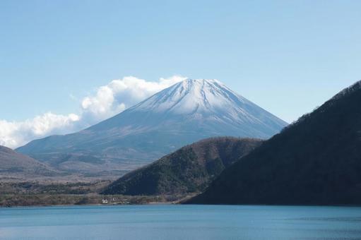 富士山と本栖湖 富士山と本栖湖の写真