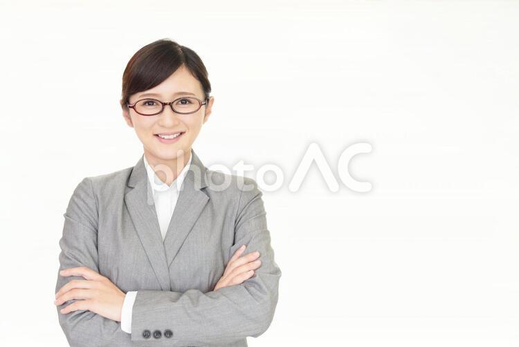 腕組をするビジネスウーマン 女性,ビジネスウーマン,女の写真素材