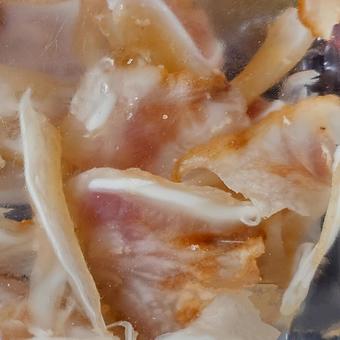 コリコリ食感のミミガー コリコリ食感のミミガーの写真
