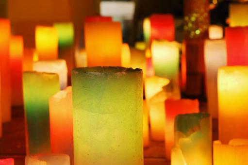 キャンドル　冬のイメージ キャンドル,カラフル,ロウソクの写真素材